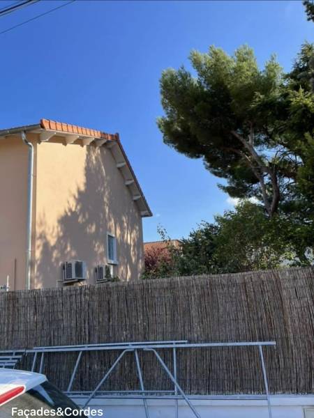 Réalisation d'un ravalement de façades en peinture sur 13009 Marseille